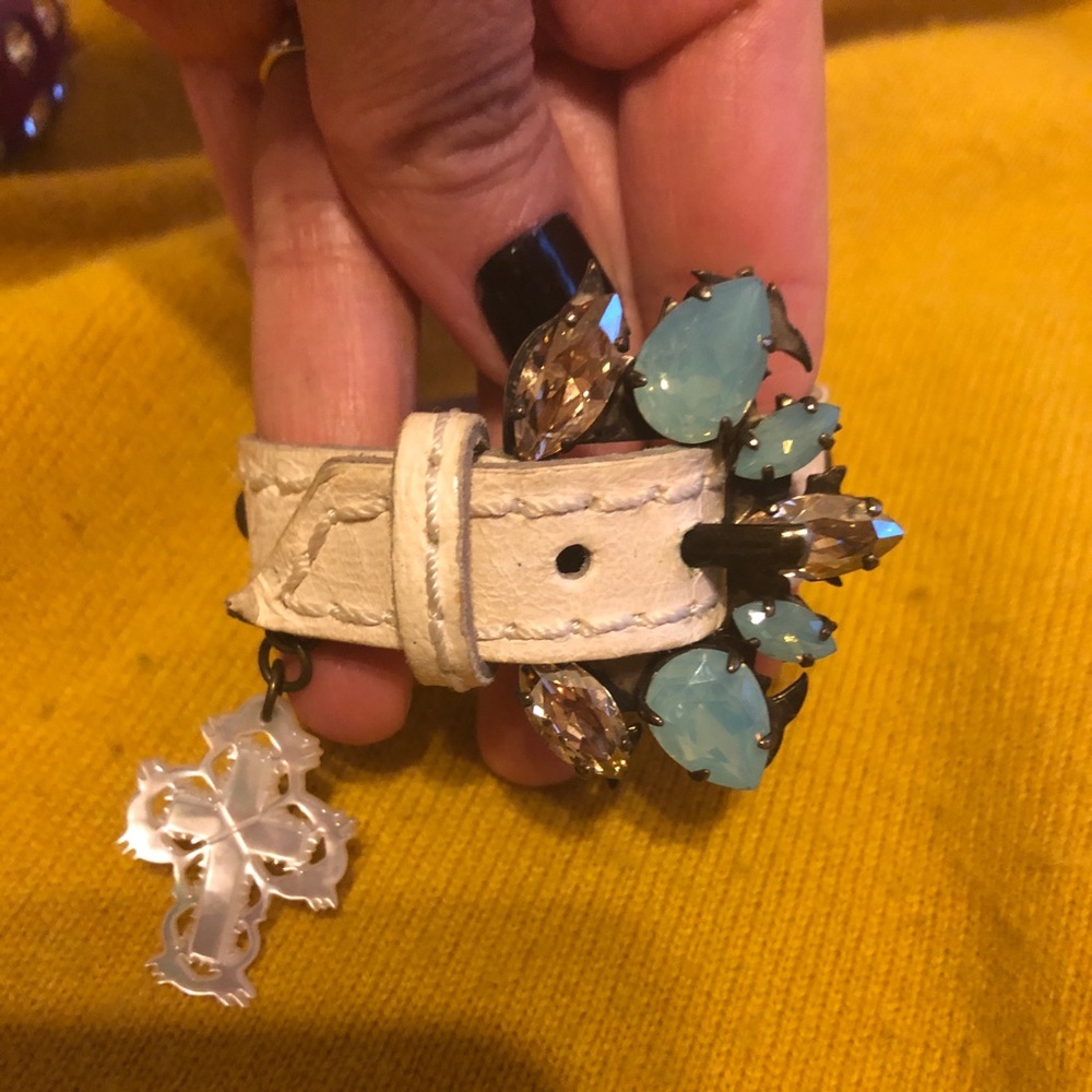 Leather bracelet with crystal details